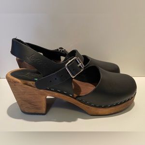 Lotta’s, black leather clogs, 39EU